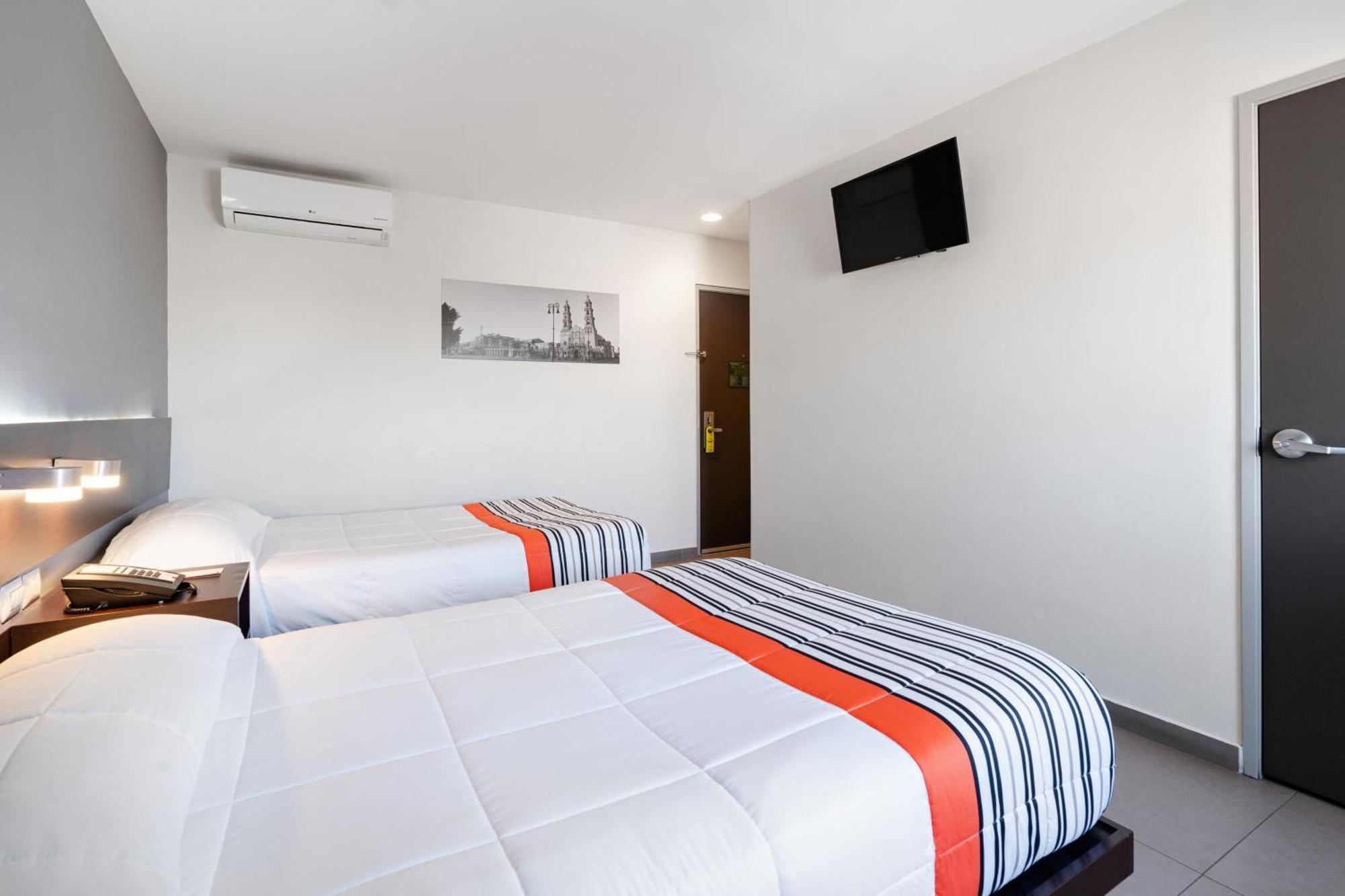 City Express Junior By Marriott Aguascalientes Centro Esterno foto