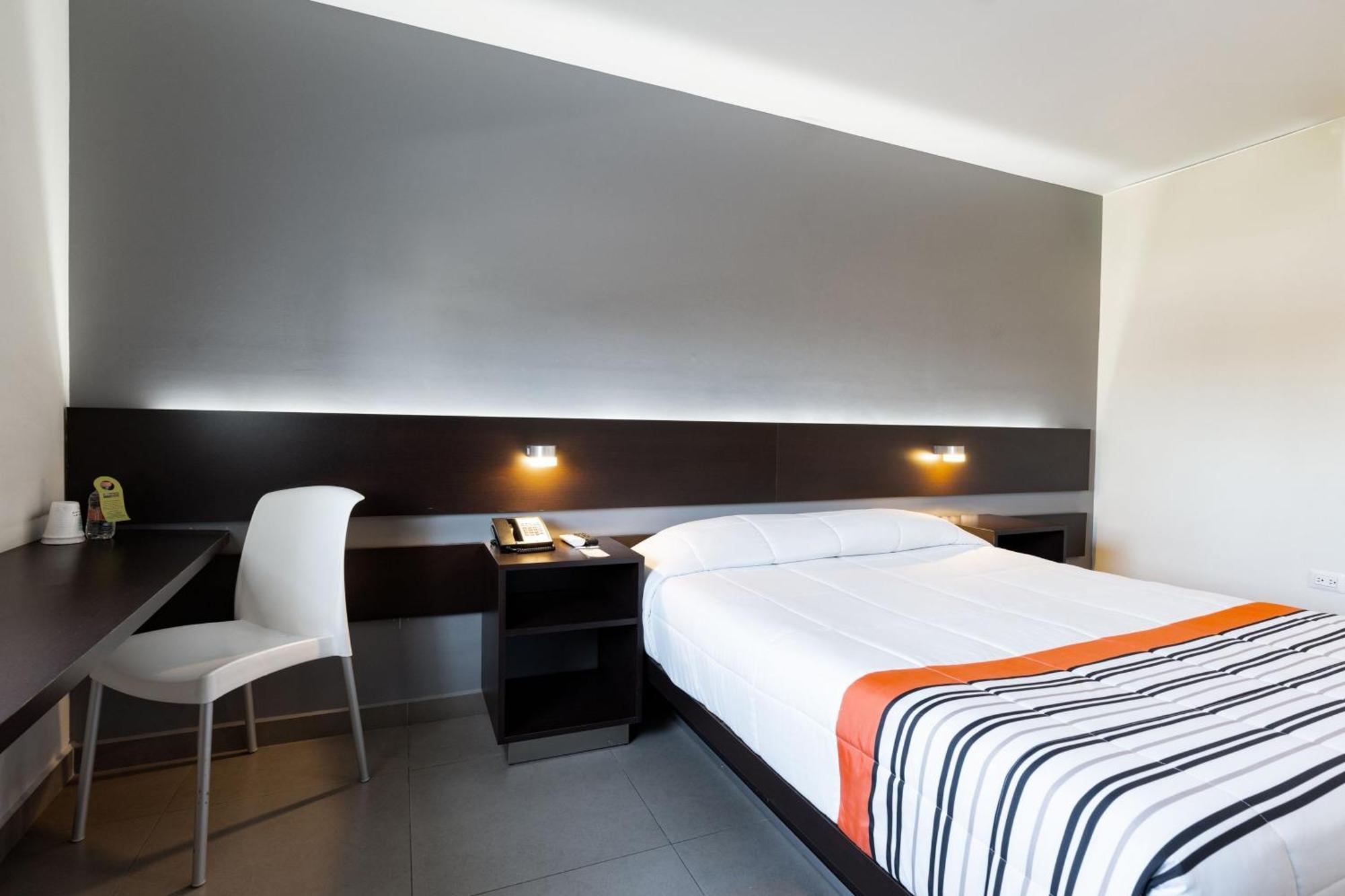 City Express Junior By Marriott Aguascalientes Centro Esterno foto