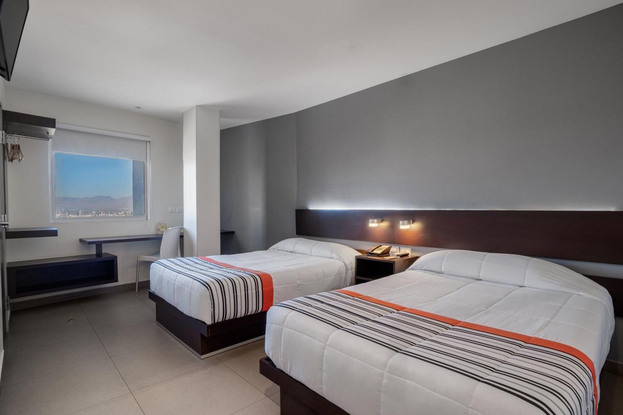 City Express Junior By Marriott Aguascalientes Centro Esterno foto