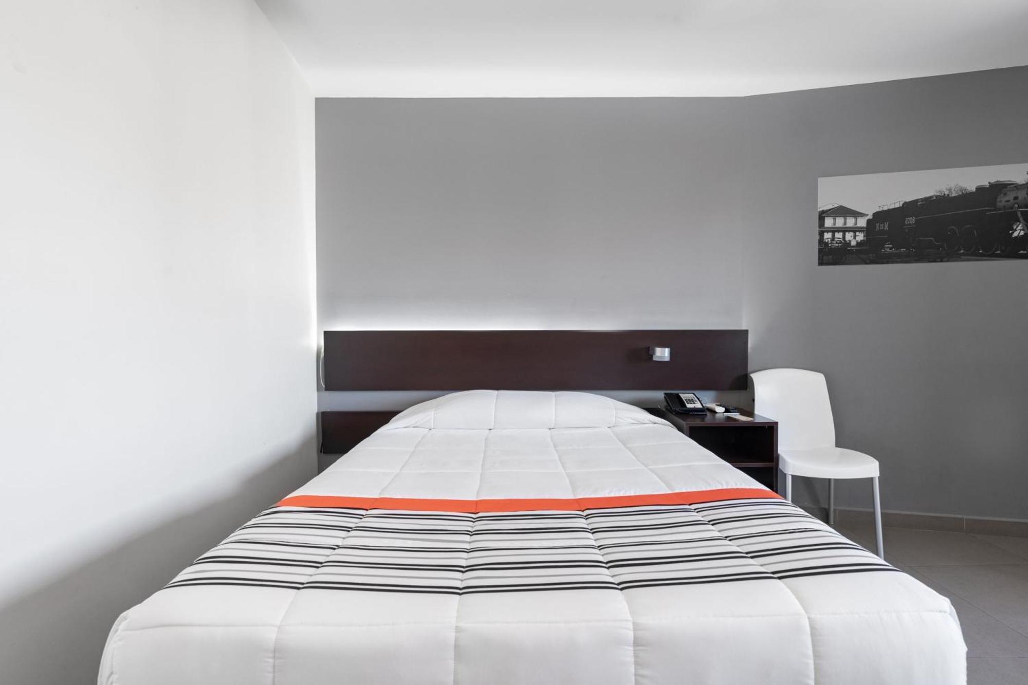 City Express Junior By Marriott Aguascalientes Centro Esterno foto