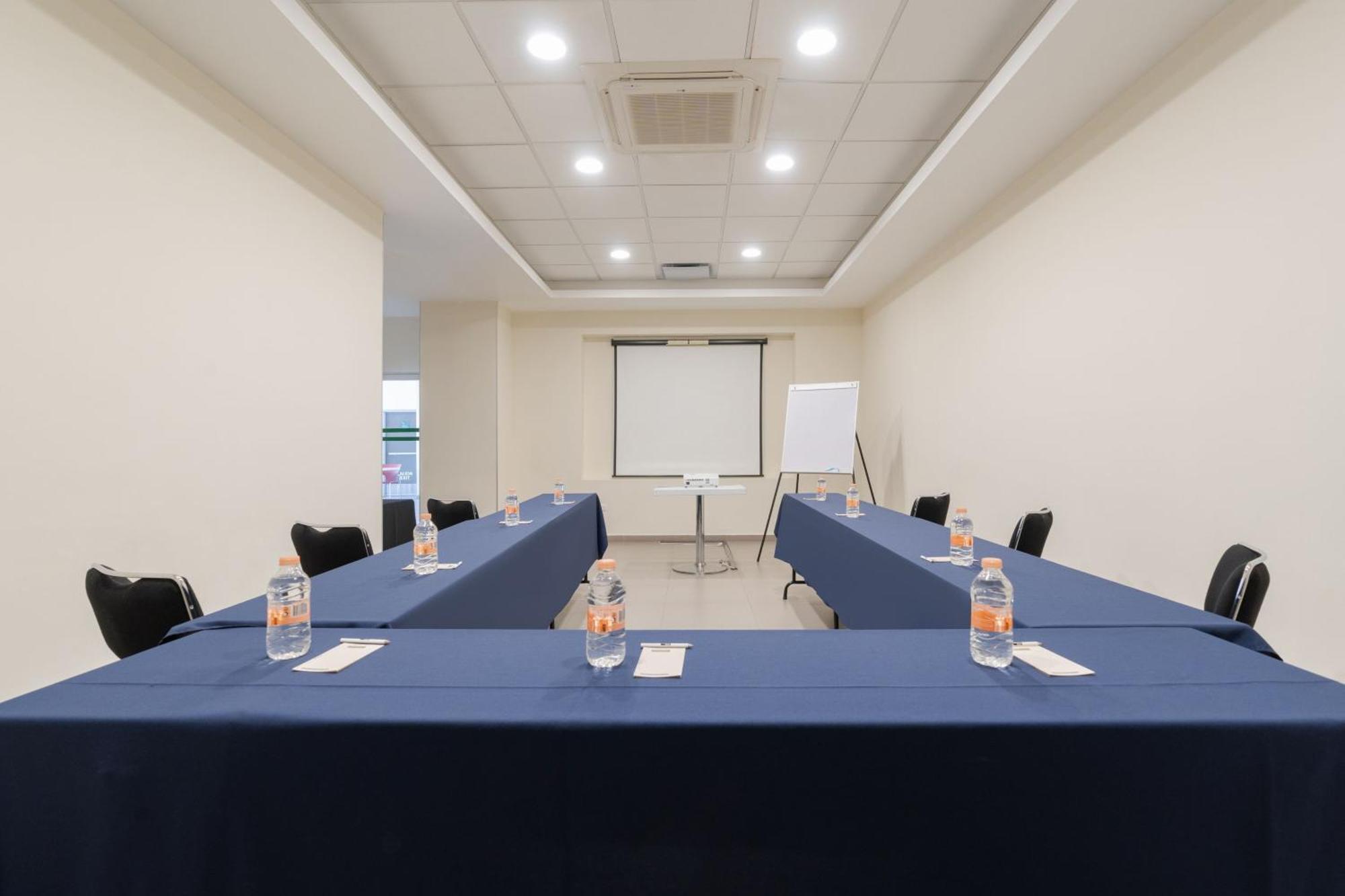 City Express Junior By Marriott Aguascalientes Centro Esterno foto