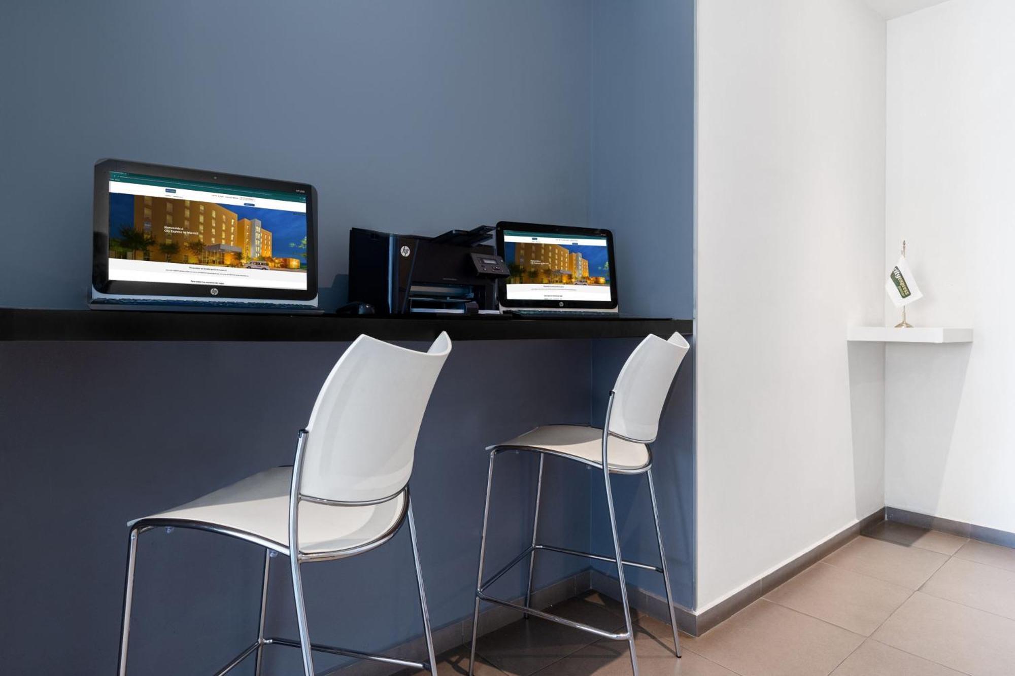 City Express Junior By Marriott Aguascalientes Centro Esterno foto