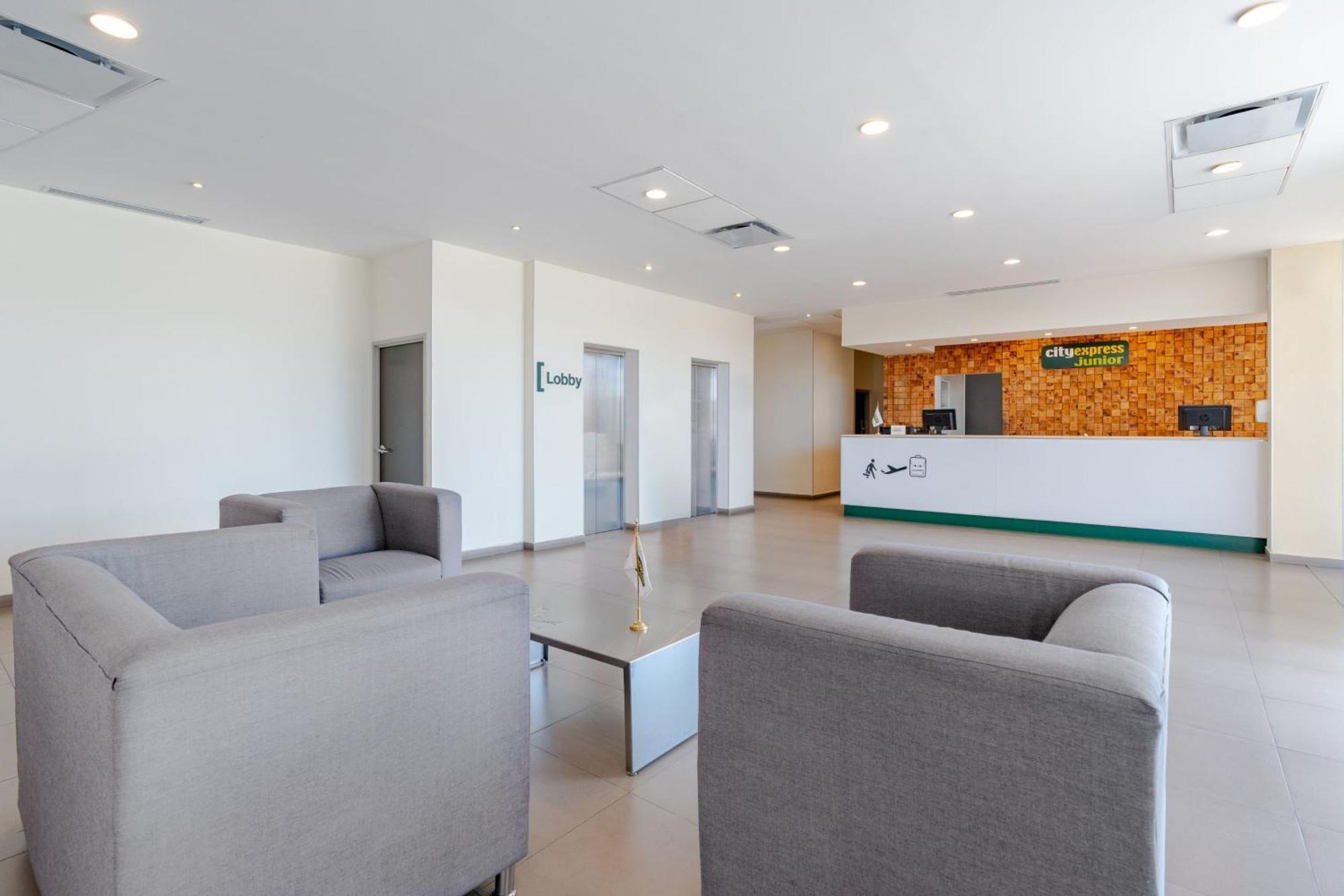 City Express Junior By Marriott Aguascalientes Centro Esterno foto