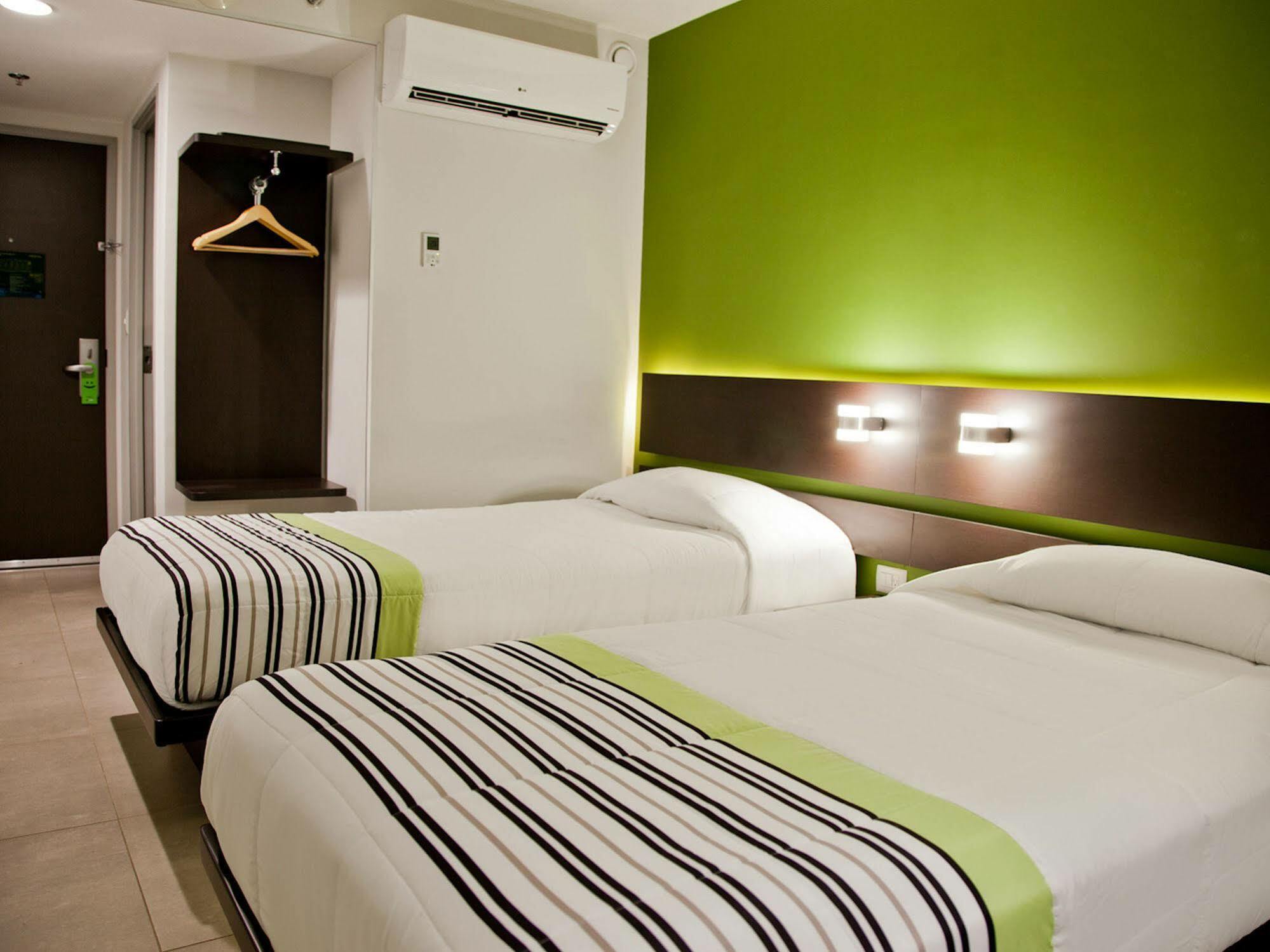 City Express Junior By Marriott Aguascalientes Centro Esterno foto